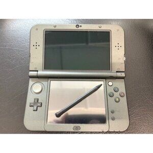 Nintendo 3DS XL Handheld Console Metallic Gray W/ Stylus